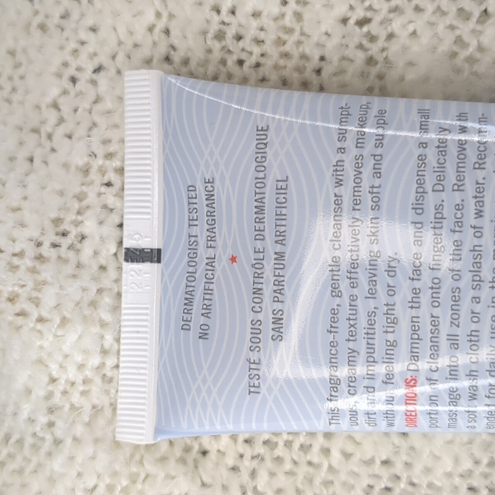 First Aid Beauty Pure Skin Face Cleanser, 142g/5.0oz - Picture 3 of 7